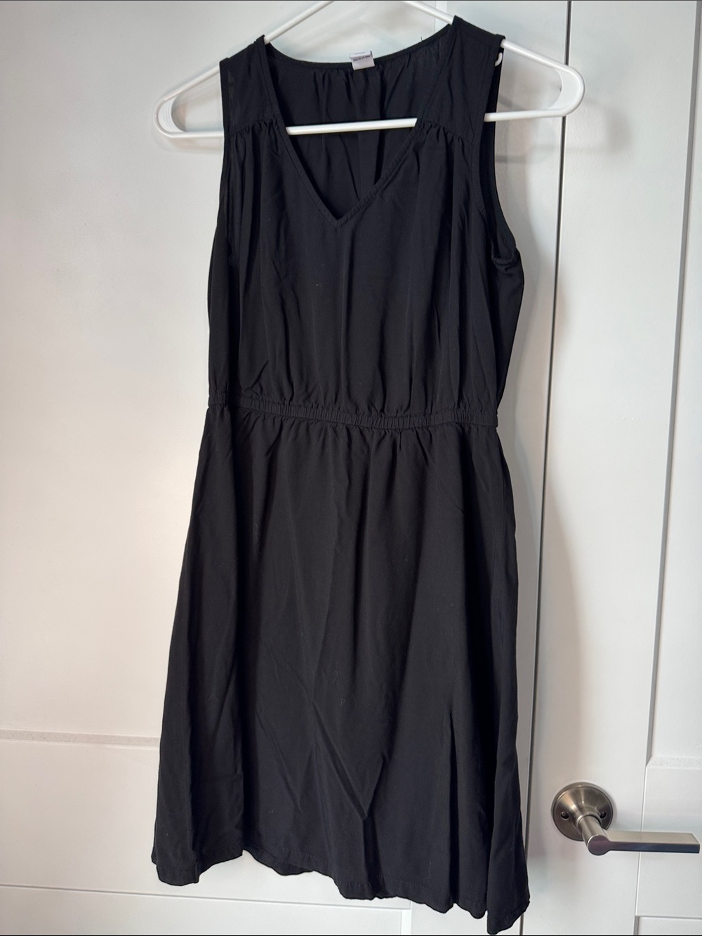 Old navy Classic Black Sleeveless V-Neck Dress size s